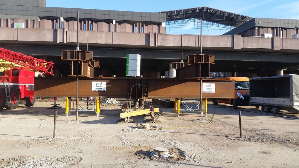 Reaction beam of the pile load test in front of the existing exhibition building.