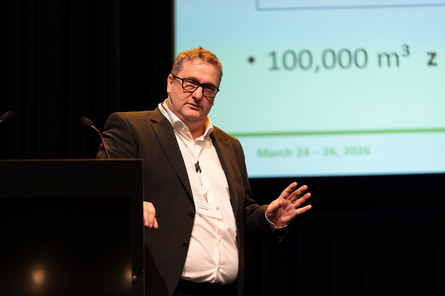 Dr.-Ing. Ingo Hylla während seines Vortrags auf der Konferenz in Amsterdam.
